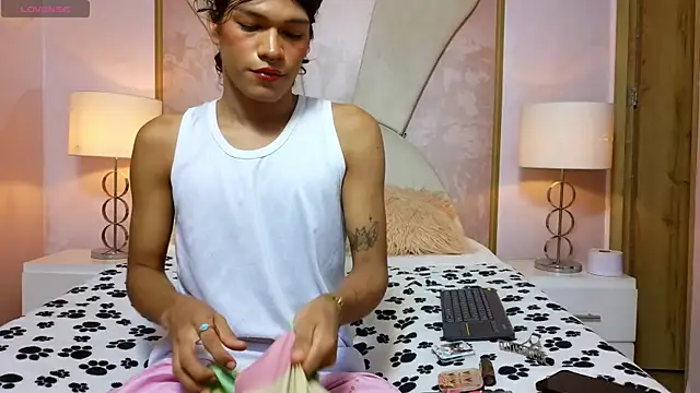 littlesweet18__ Webcam Show