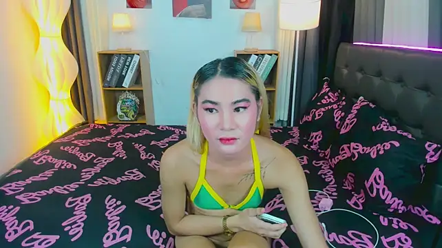 Naughty_Jessie Adlı Modelin Web Kamerası Şovu