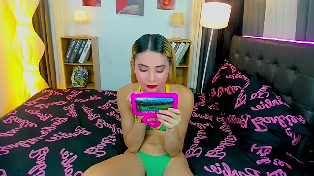 Naughty_Jessie Show in webcam