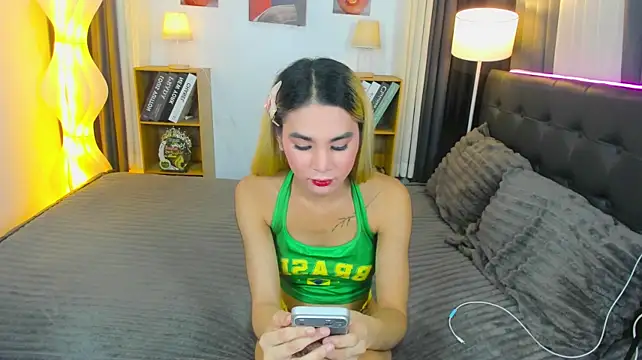 Naughty_Jessie Adlı Modelin Web Kamerası Şovu