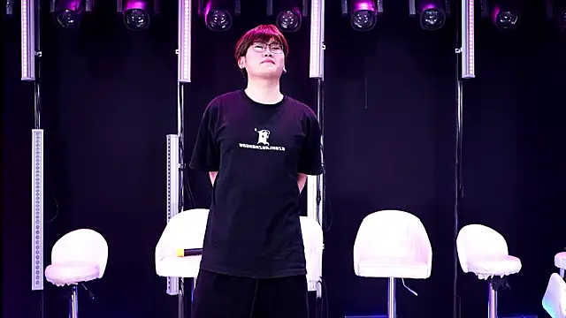 Kingboy-001 在線直播表演