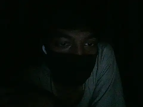 Show modela adarsh_music na web-kameri