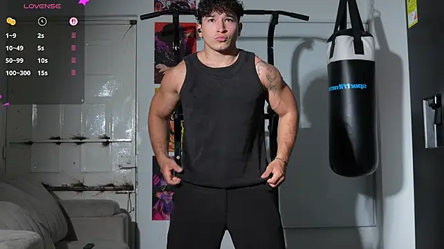 Pokazy przed kamerką – Horny_nick19