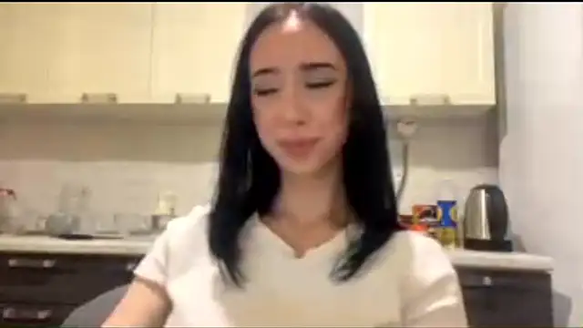 IsabellaQiueen Adlı Modelin Canlı XXX Sohbeti