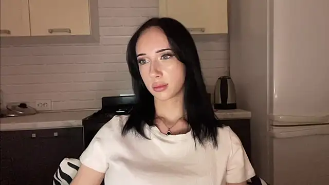 IsabellaQiueen Adlı Modelin Canlı XXX Sohbeti