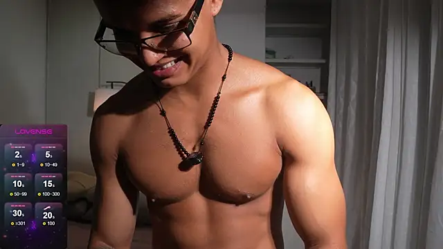 Paradise_boy__ Webcam Show