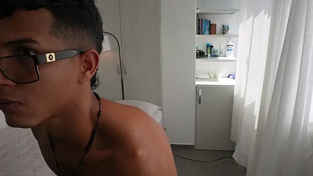 Paradise_boy__ Show Webcam