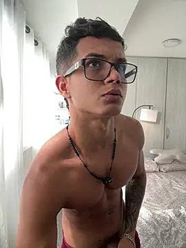 Paradise_boy__'s Webcam Show