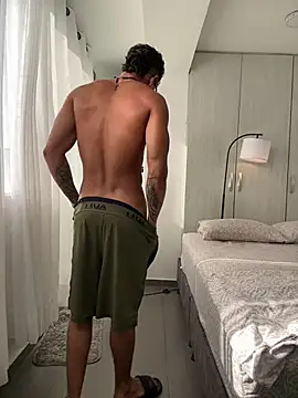 Show modela Paradise_boy__ na web-kameri