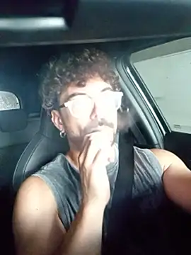 הופעת וובקאם של Angelvendetta