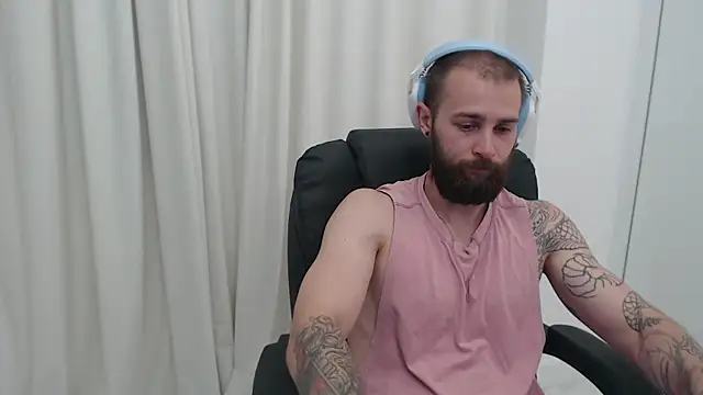 Pokazy przed kamerką – Chris_Dragon