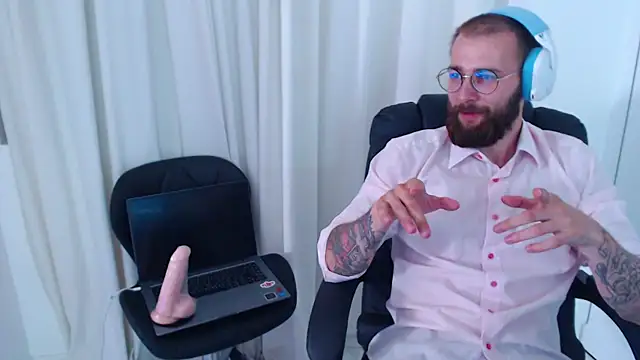 Chris_Dragon Webcamshow