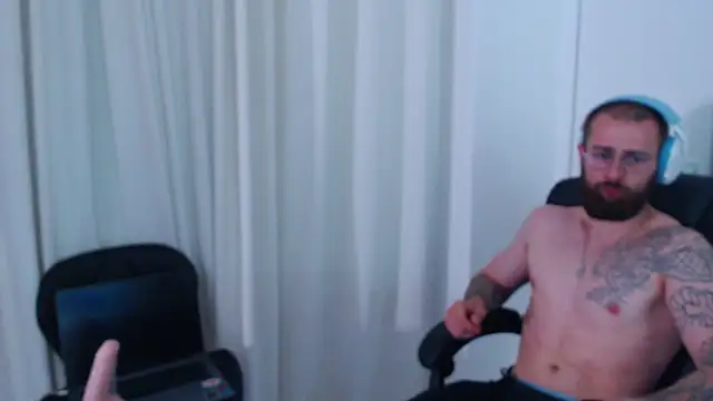 Chris_Dragon's Webcam Show