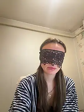 Lona-lov Adlı Modelin Canlı XXX Sohbeti