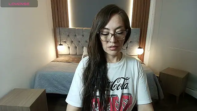 VictoriaLuxee_'s Webcam Show