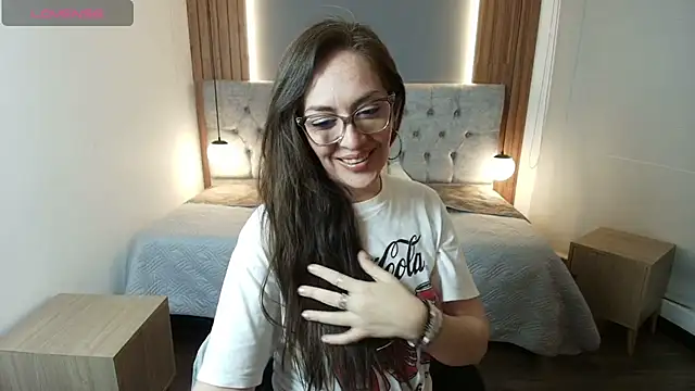 VictoriaLuxee_ 现场XXX聊天
