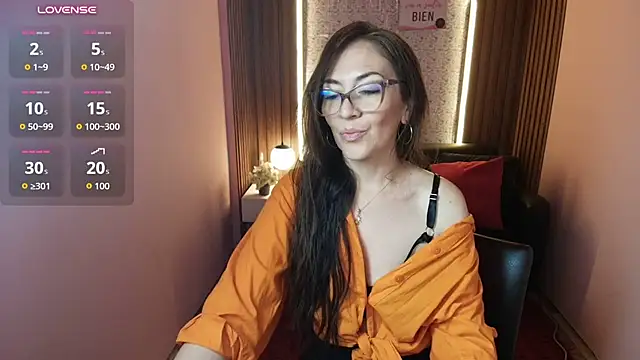 VictoriaLuxee_ Chat XXX in diretta