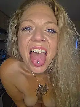 Anna-LustigOfficial Pertunjukan Webcam