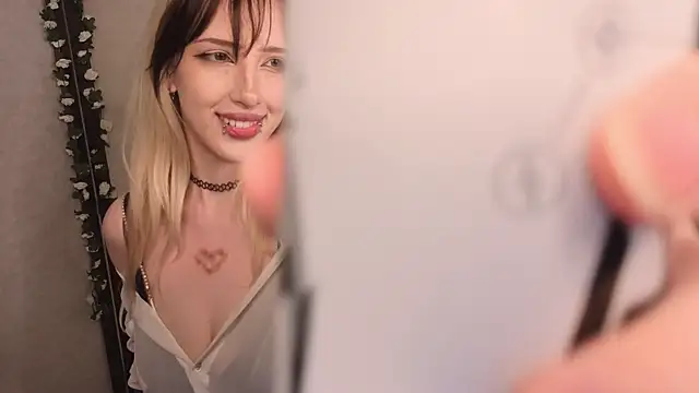 _Silknsin777's Live XXX Chat