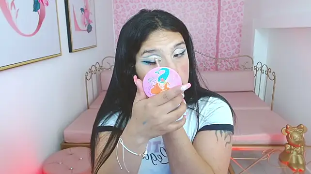 Small_naugthy_ XXX чат на живо