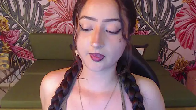 Rebeca_dreams Adlı Modelin Canlı XXX Sohbeti