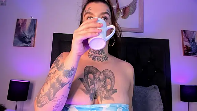 Mia_ink1111 – Live XXX-chat