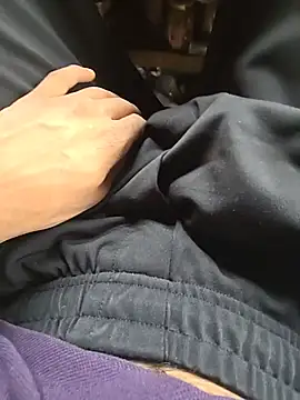 Big_dick_saurabh webkamerás műsora