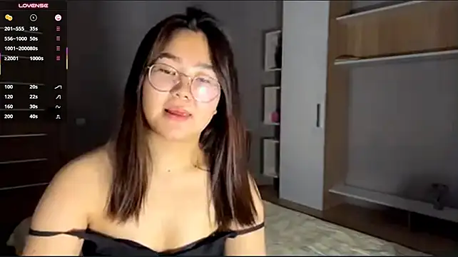 HikkoSinu's Webcam Show