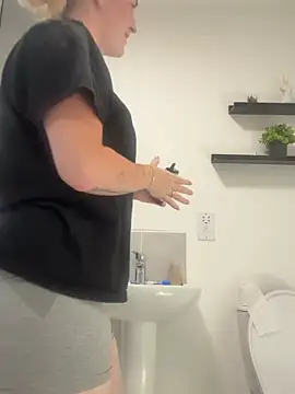 BaddieRiRi224 webcam show