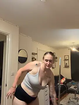 BaddieRiRi224 Webcamshow