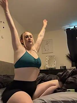 BaddieRiRi224 – webcam-show