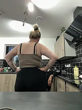 BaddieRiRi224 Webcam Show