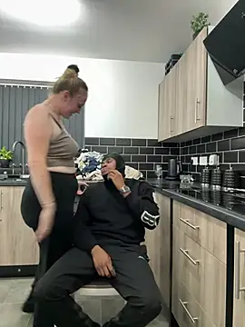 BaddieRiRi224 Pertunjukan Webcam