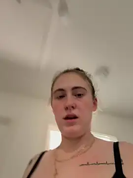 BaddieRiRi224's Webcam Show