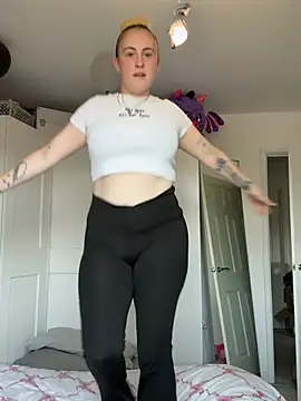 BaddieRiRi224 Webcam Show