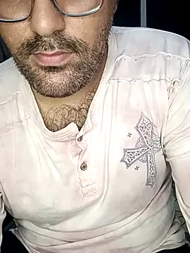 הופעת וובקאם של _naughtyboyX_
