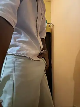 Teenage__19 webkamerás műsora