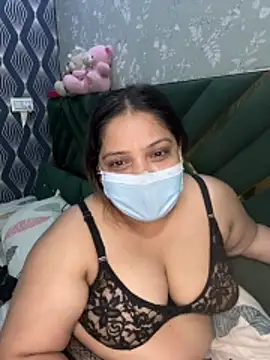 XXX chat uživo modela BarbieJasmine