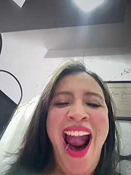 Melany-1 Show in webcam
