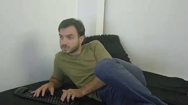 Santhiago_Jonnes Pertunjukan Webcam