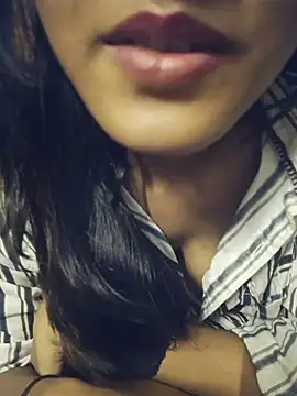 _Sexy_Lilly_ Adlı Modelin Canlı XXX Sohbeti