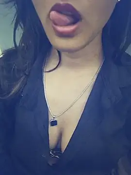 _Sexy_Lilly_ Live XXX-chat
