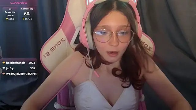 PiinkiAuran Webbikameraesitys
