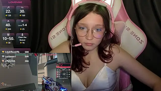 PiinkiAura Show in webcam