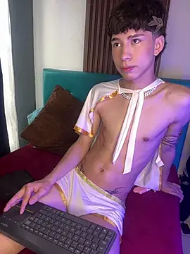 Show modela Kael_Prince na web-kameri