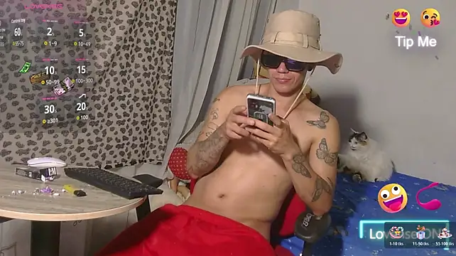 Webkamerová show masked_man_