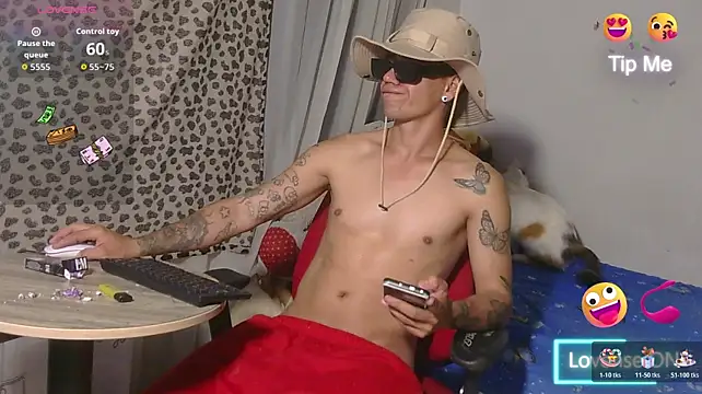 masked_man_ Webcamshow