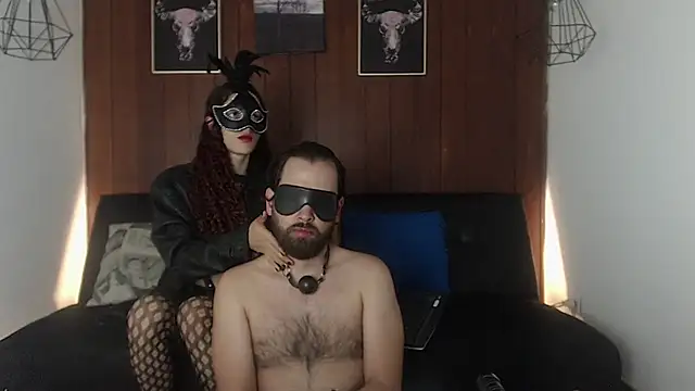 Pokazy przed kamerką – Obey_mee1