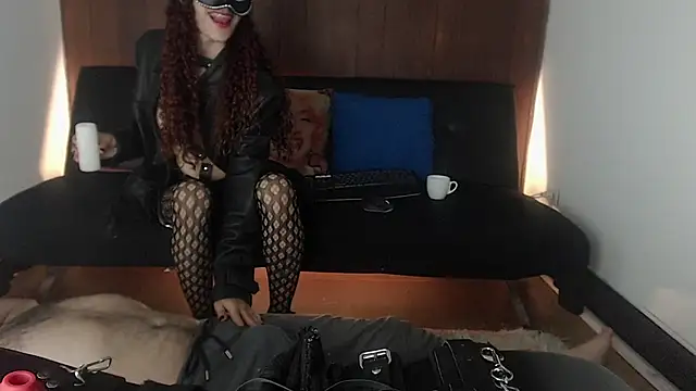Obey_mee1 – Kamerová šou