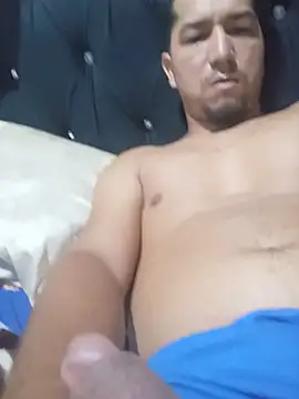 Tumacho122 Show in webcam